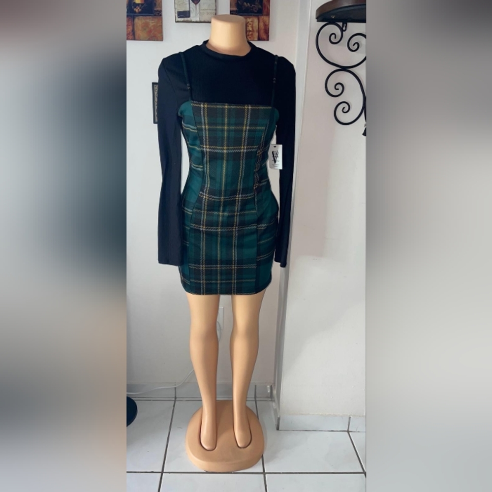 NWT 2 PCS . MINI OVEROL DRESS SIZE XL
